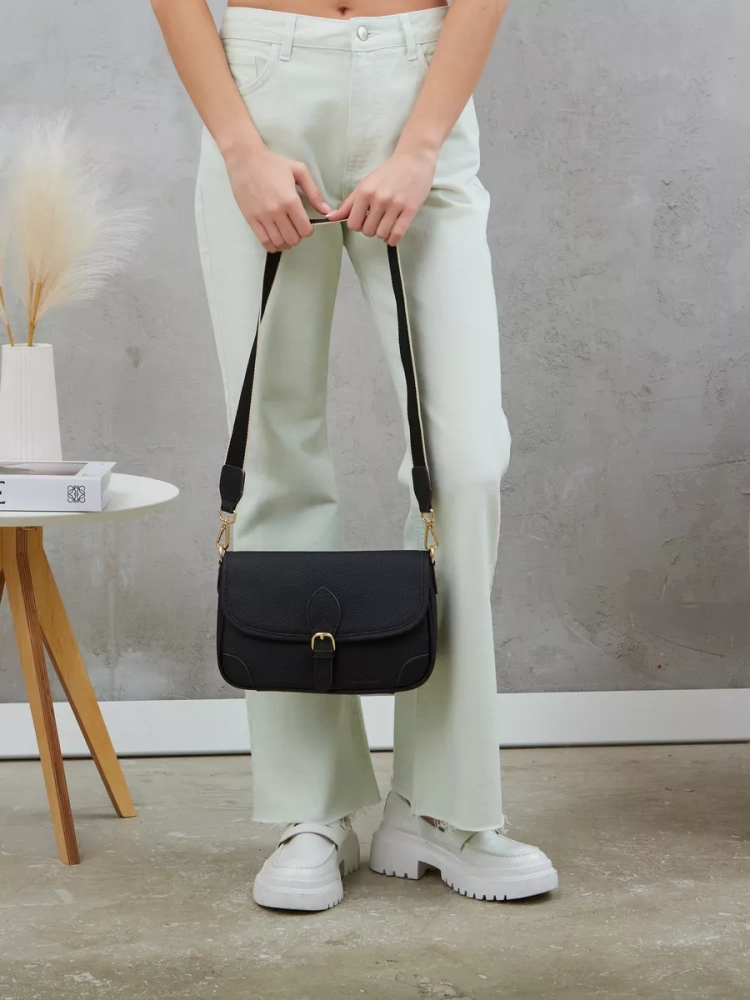 Женская кожаная сумка Paul Rayner black 6333