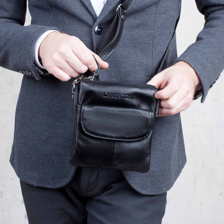 Кожаная маленькая сумка через плечо Osborne Black